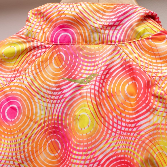 Saucony Women’s Runner windbreaker jacket - Picture 5 of 10